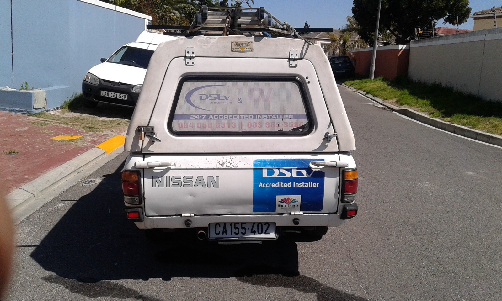 Staplenet DSTV Accredited Installer service vehicle